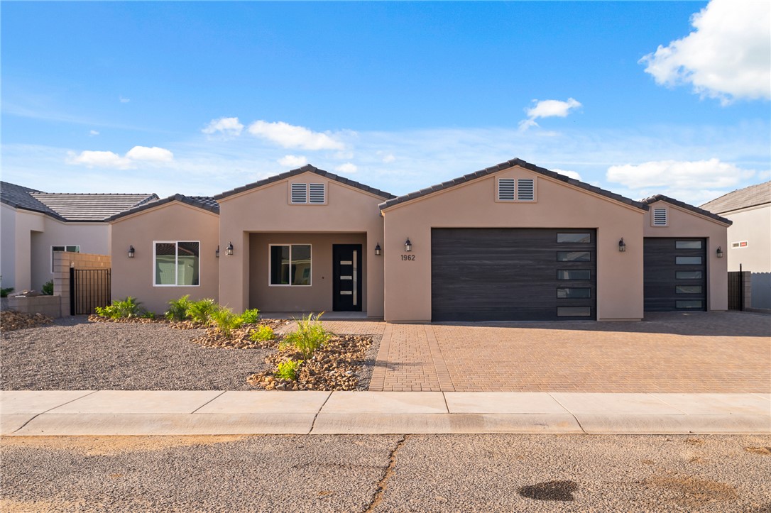 1962 E Via San Marino