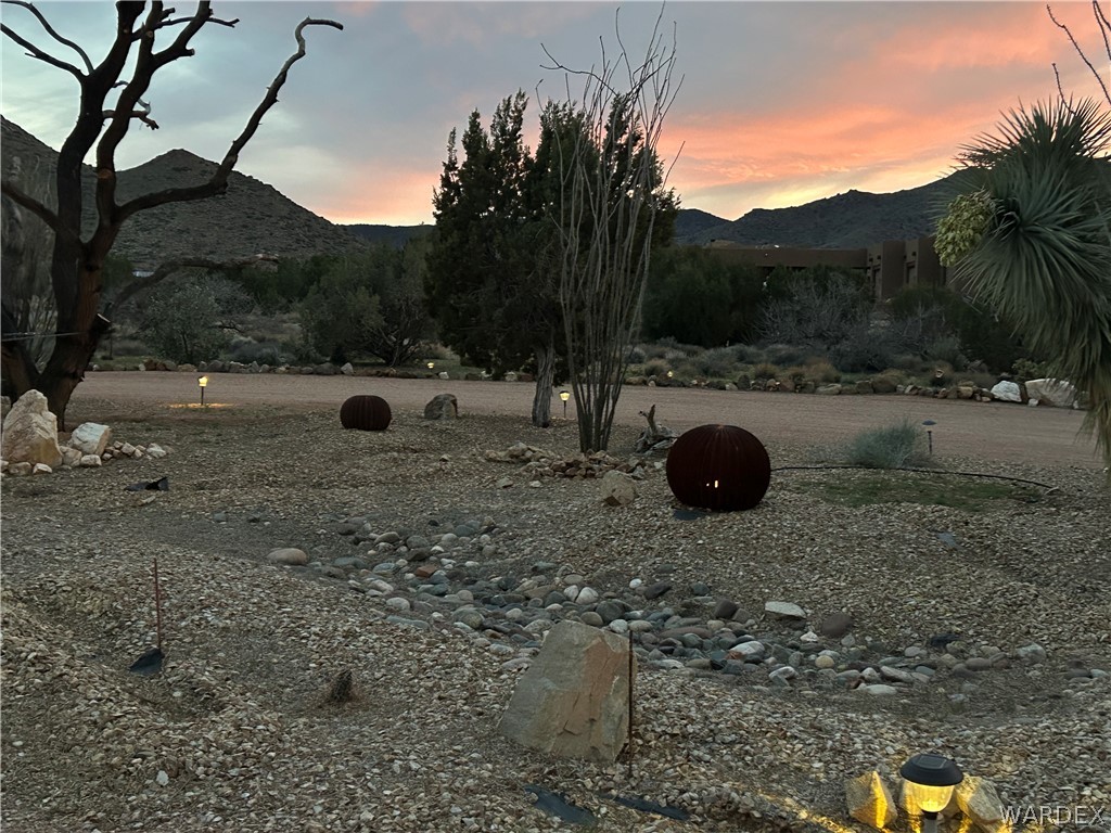 5840 N Cedar Ridge Lane