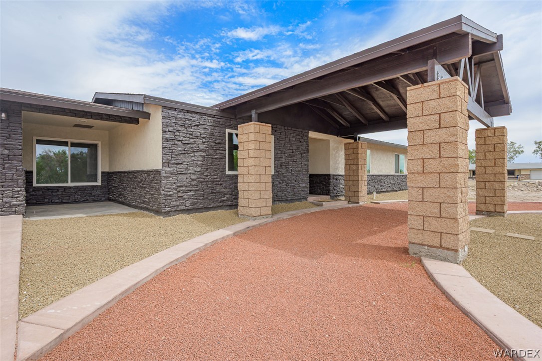 2332 Hummingbird Lane