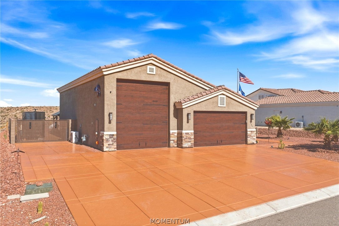 2563 Climbing Rock Lane