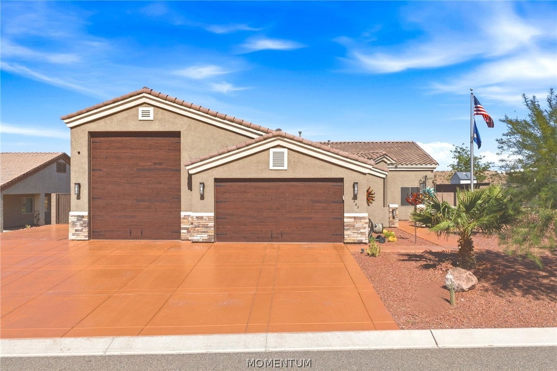 2563 Climbing Rock Lane