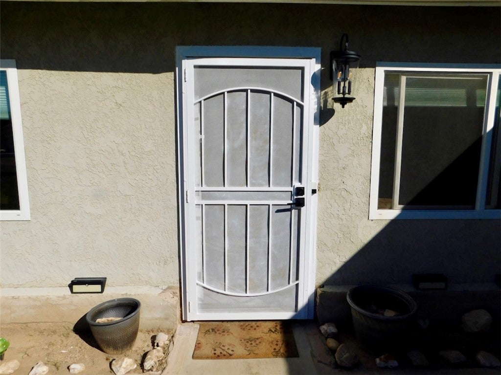 659 Honeysuckle Road
