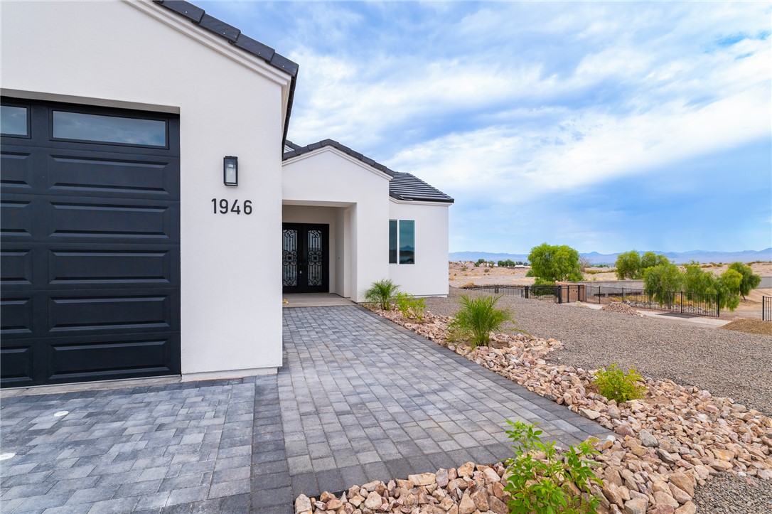 1946 E Via San Marino