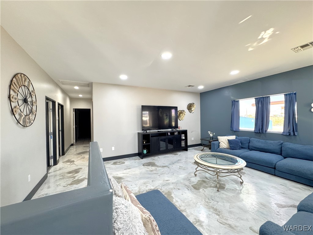 5123 S Huntington Road