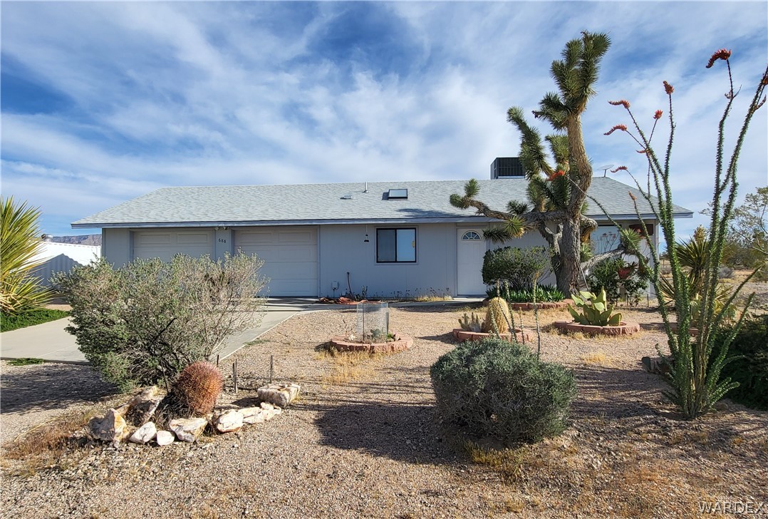 688 W Calico Drive