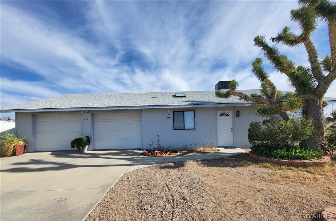 688 W Calico Drive
