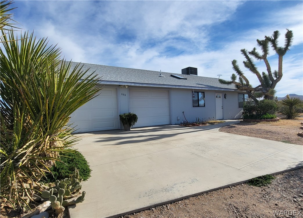 688 W Calico Drive