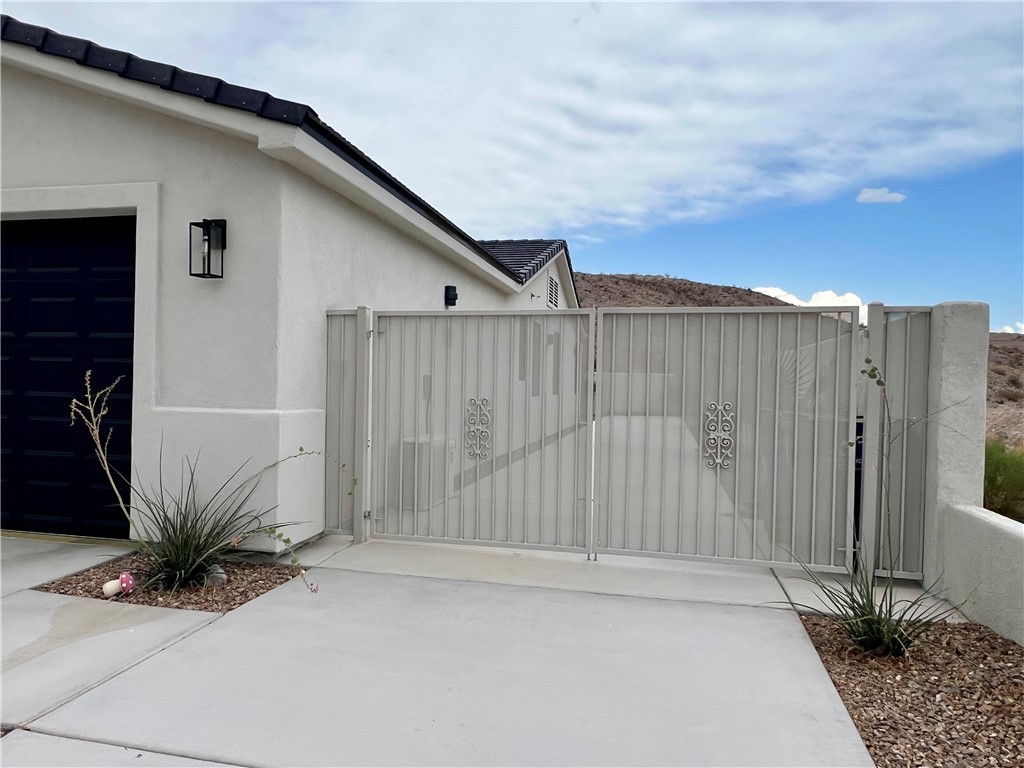 2931 W Desert Trail Drive