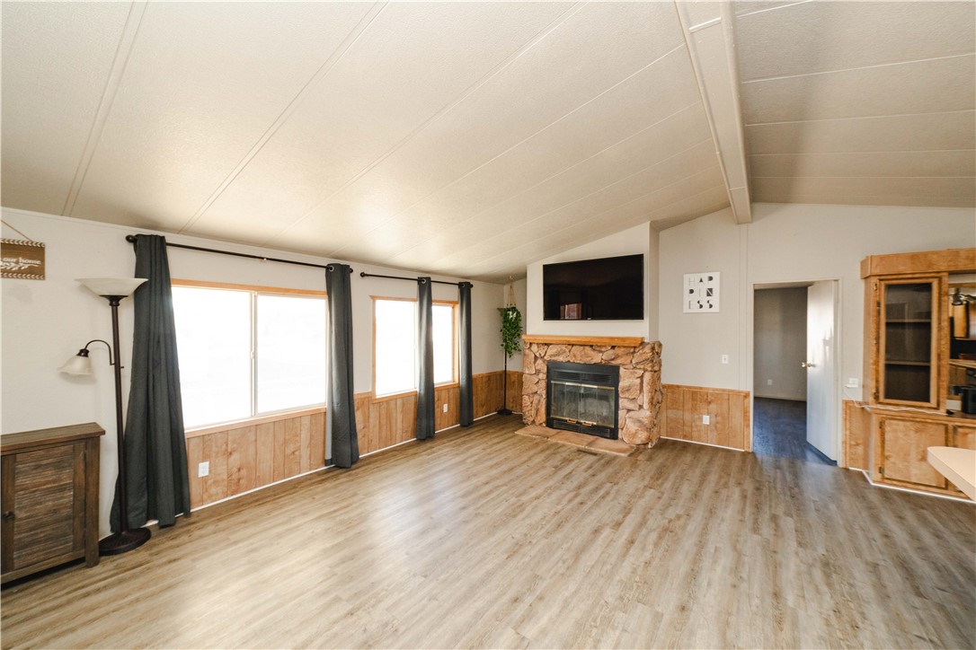 4085 N Benton Street