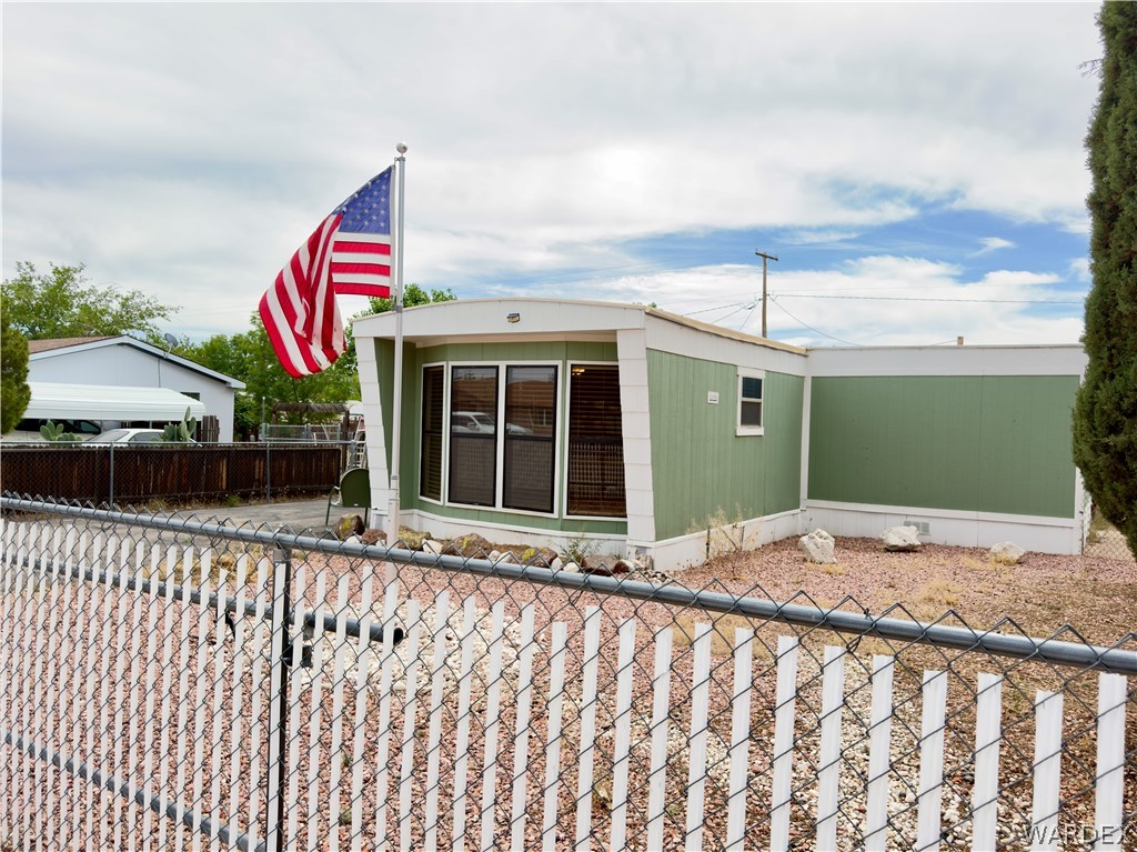 2110 E Packard Avenue