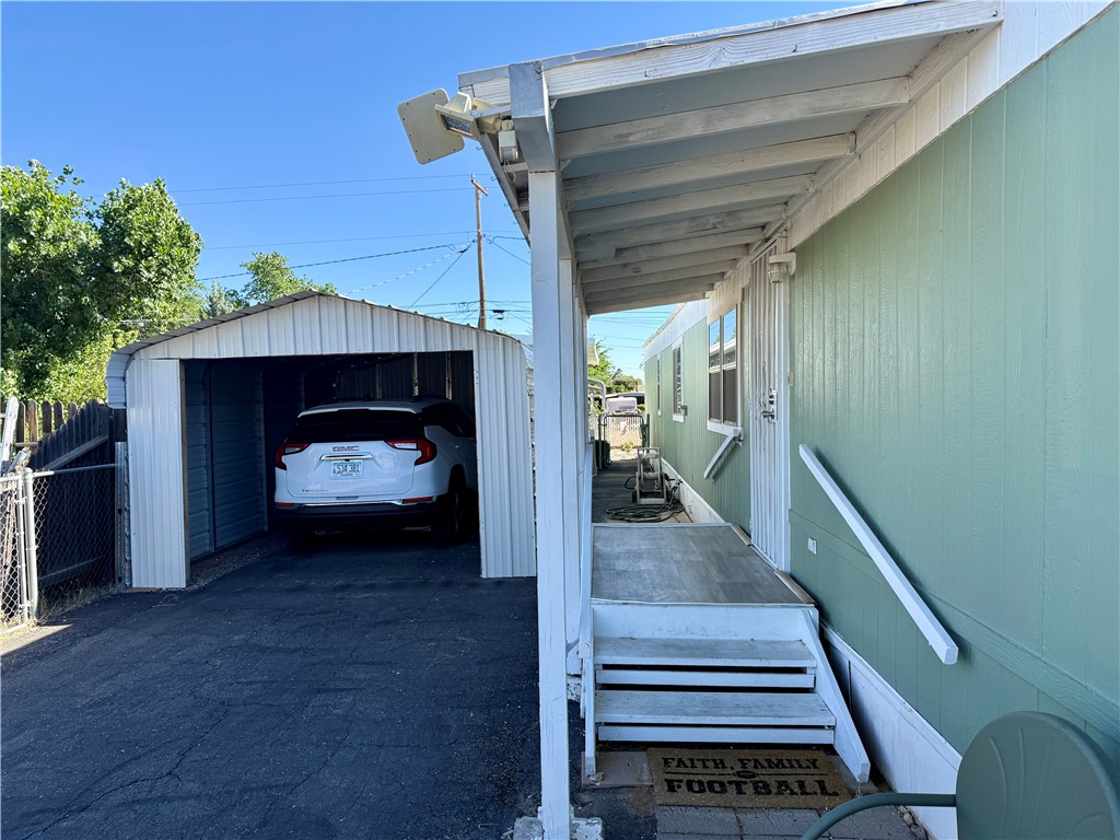 2110 E Packard Avenue