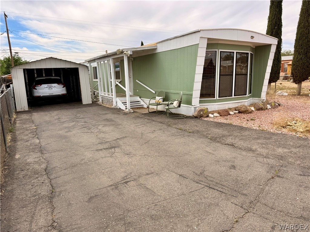 2110 E Packard Avenue