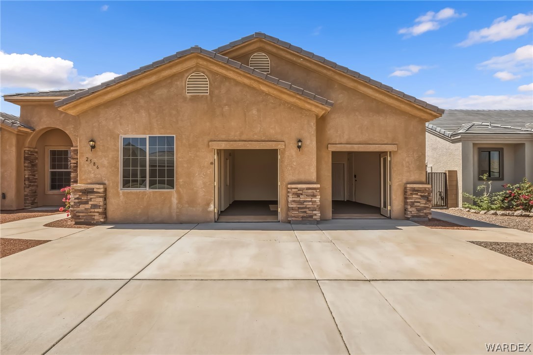 2586 Montano Ridge Drive