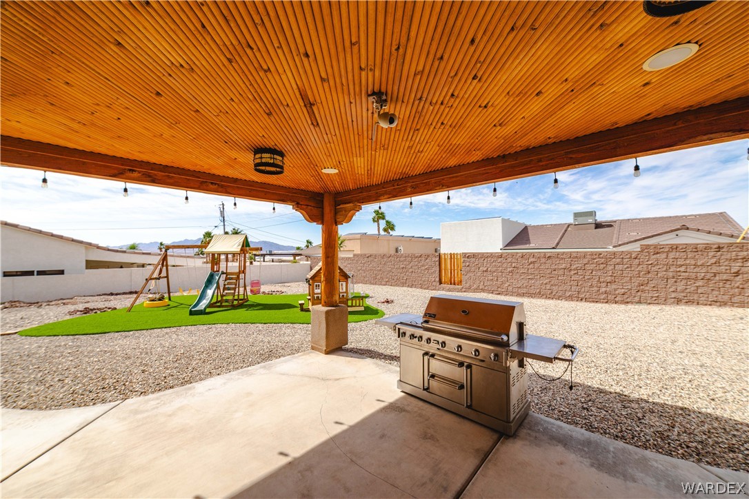 Lake Havasu, Arizona, 86404, United States, 3 Bedrooms Bedrooms, ,4 BathroomsBathrooms,Residential,Active,2041816