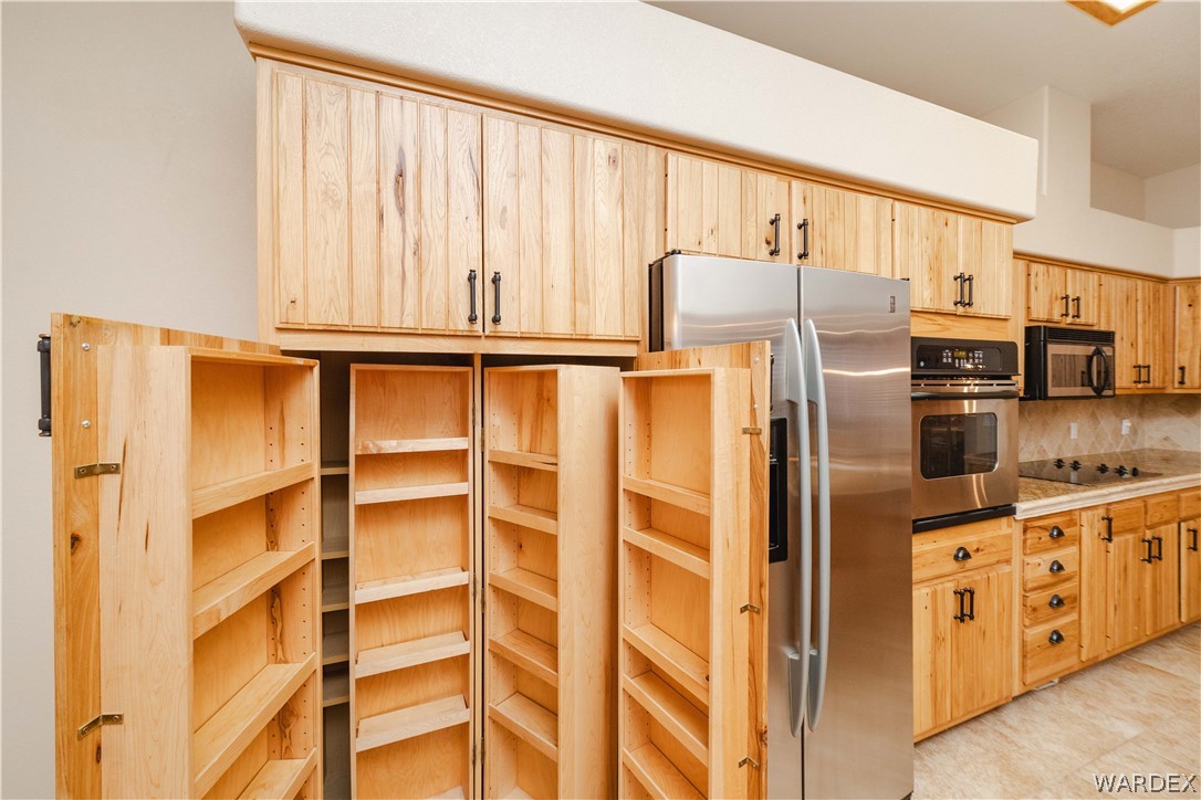 Lake Havasu, Arizona, 86404, United States, 3 Bedrooms Bedrooms, ,4 BathroomsBathrooms,Residential,Active,2041816