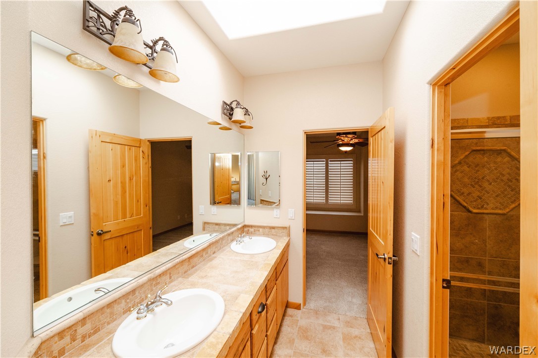 Lake Havasu, Arizona, 86404, United States, 3 Bedrooms Bedrooms, ,4 BathroomsBathrooms,Residential,Active,2041816