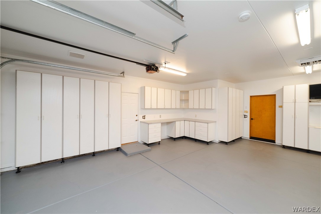 Lake Havasu, Arizona, 86404, United States, 3 Bedrooms Bedrooms, ,4 BathroomsBathrooms,Residential,Active,2041816