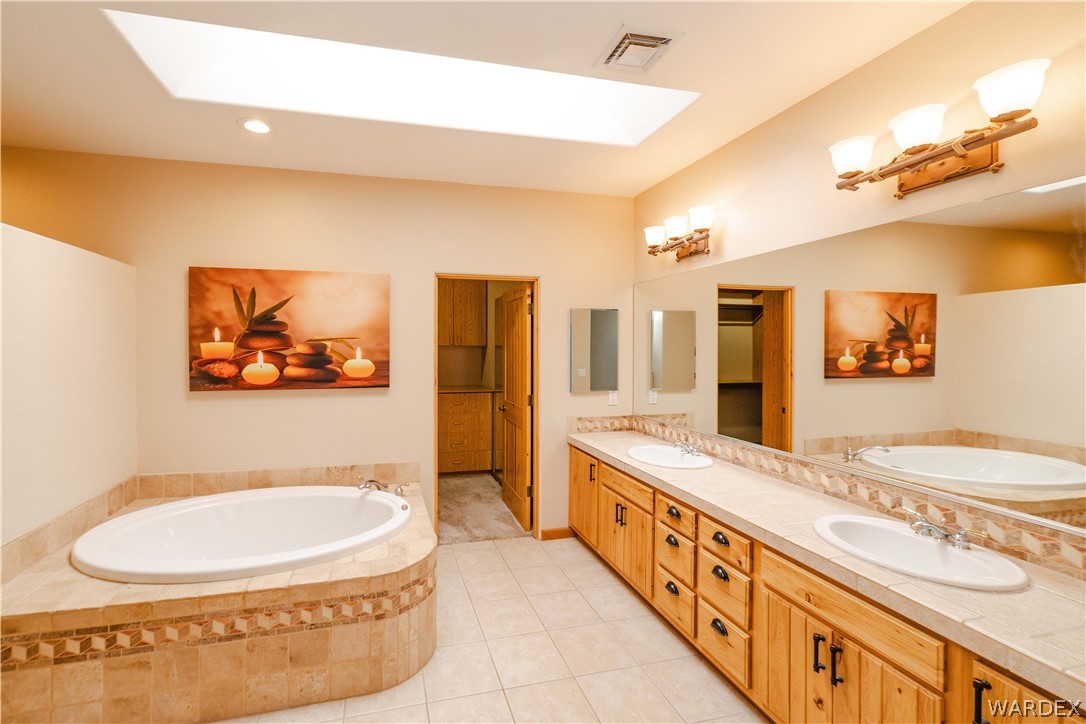Lake Havasu, Arizona, 86404, United States, 3 Bedrooms Bedrooms, ,4 BathroomsBathrooms,Residential,Active,2041816