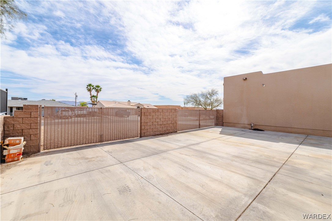 Lake Havasu, Arizona, 86404, United States, 3 Bedrooms Bedrooms, ,4 BathroomsBathrooms,Residential,Active,2041816