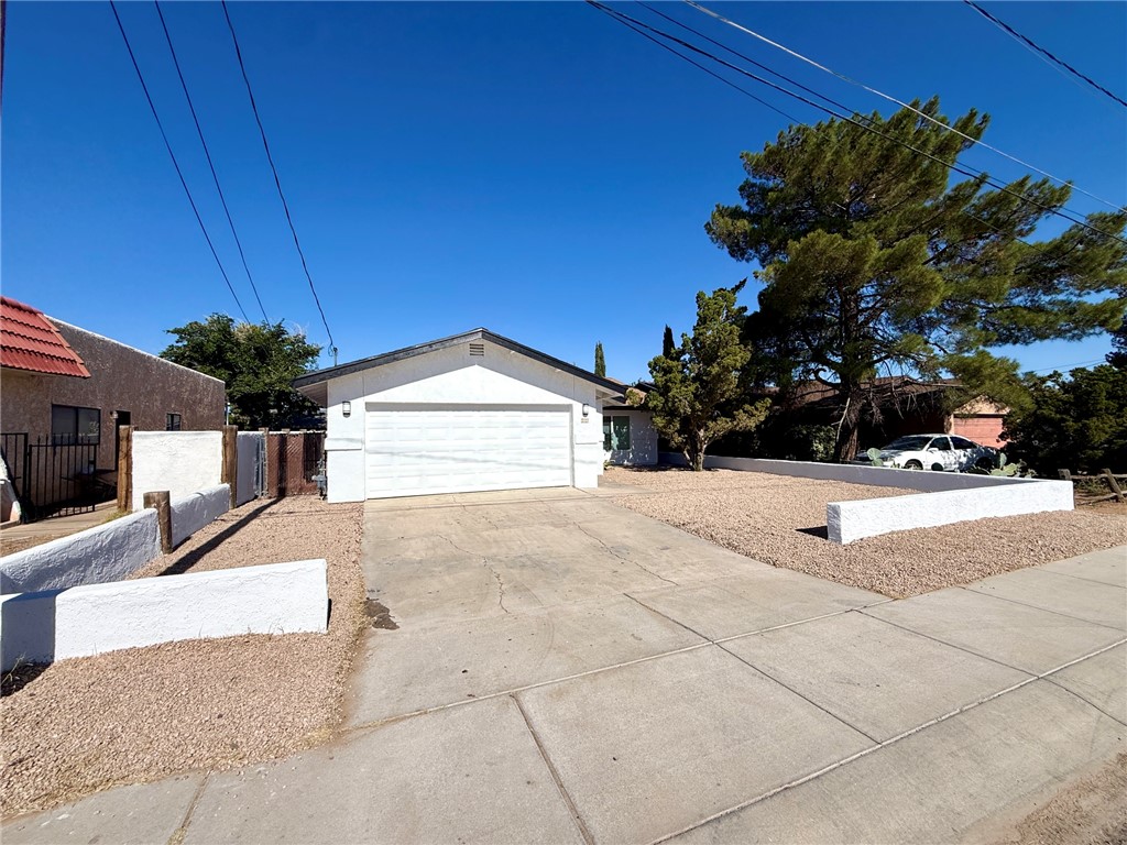 3577 N Roosevelt Street