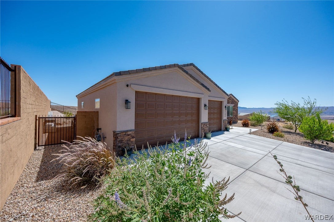 3104 Esmerelda Drive