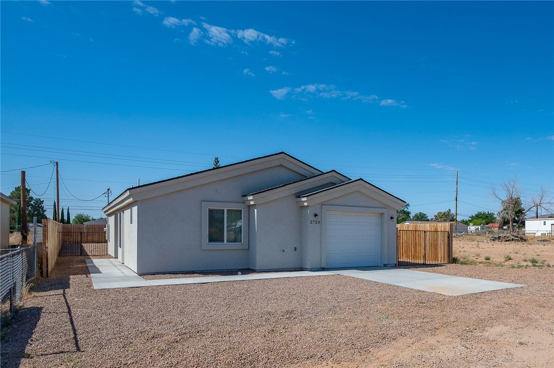 2720 E Devlin Avenue