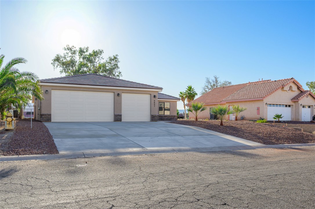 5627 S Club House Drive