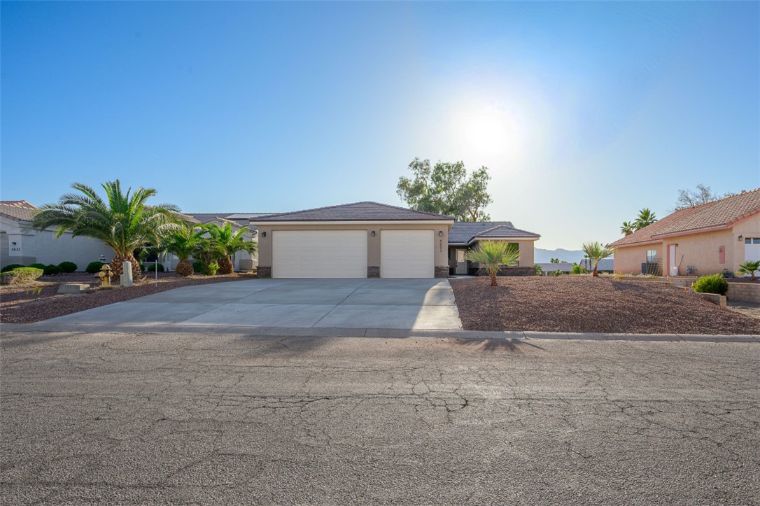 5627 S Club House Drive