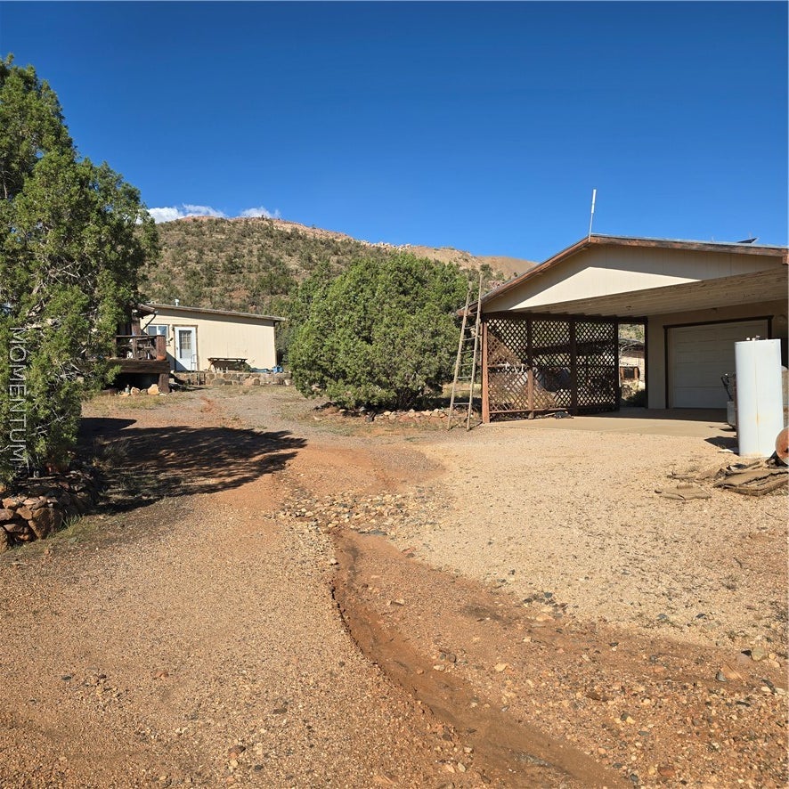 9475 E Hugunin Lane