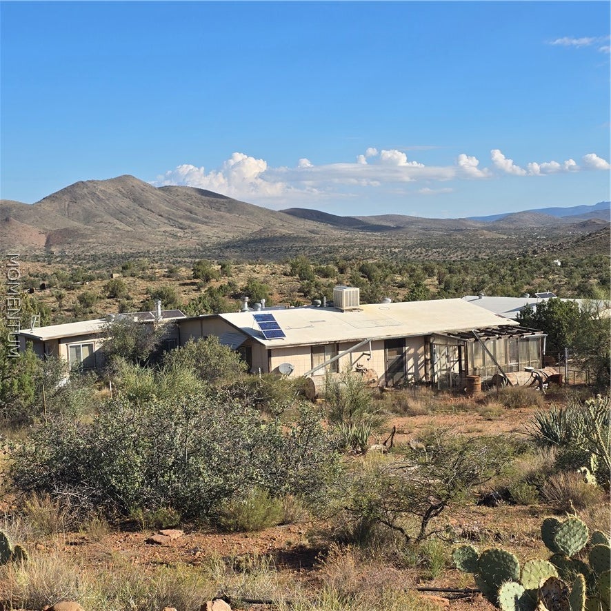 9475 E Hugunin Lane
