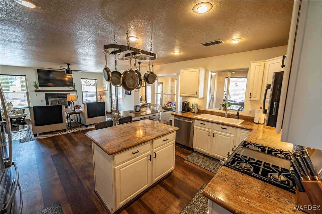 5537 N Storm Cloud Drive