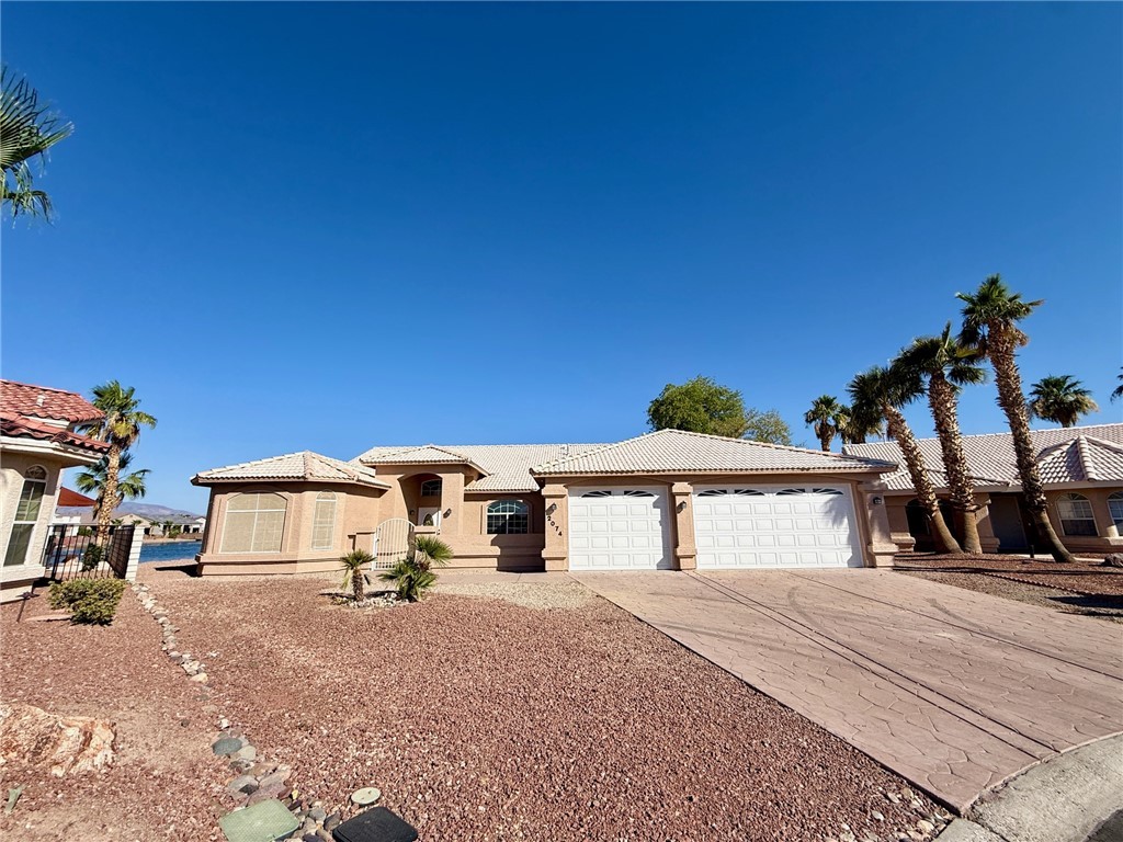 2074 E Lago Grande Bay