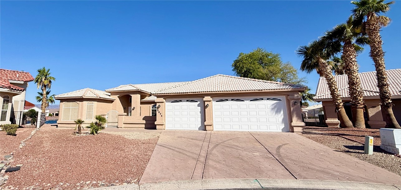 2074 E Lago Grande Bay