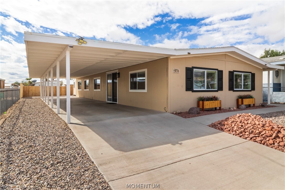 976 Roadrunner Drive