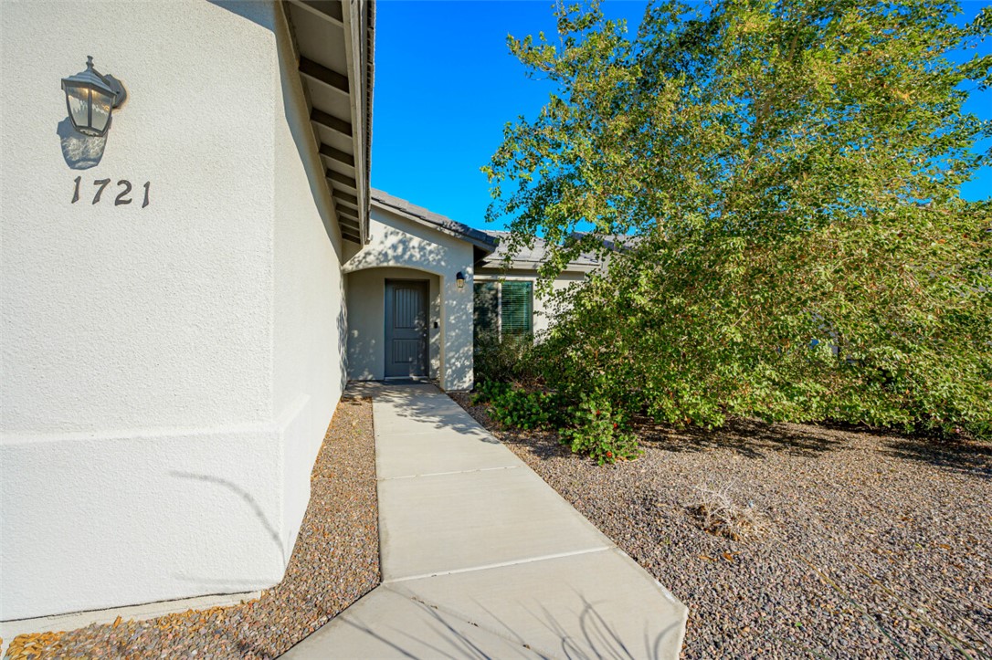 1721 E Desert Fern Way