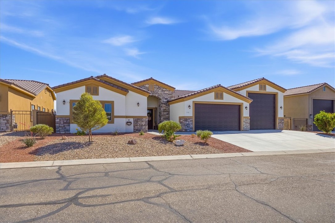 2186 E Calle Salamanca