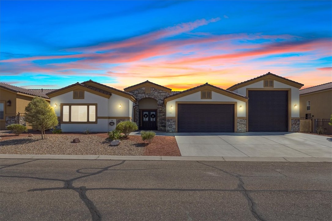 2186 E Calle Salamanca