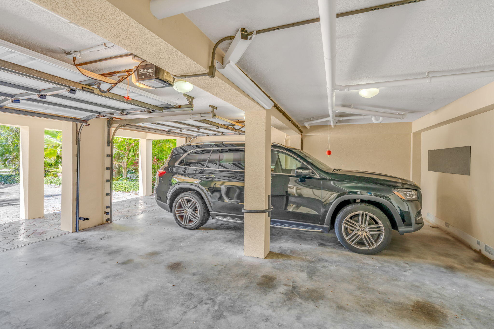 Key Colony, Florida 33051, United States, 4 Bedrooms Bedrooms, ,4 BathroomsBathrooms,Residential,Active,136095