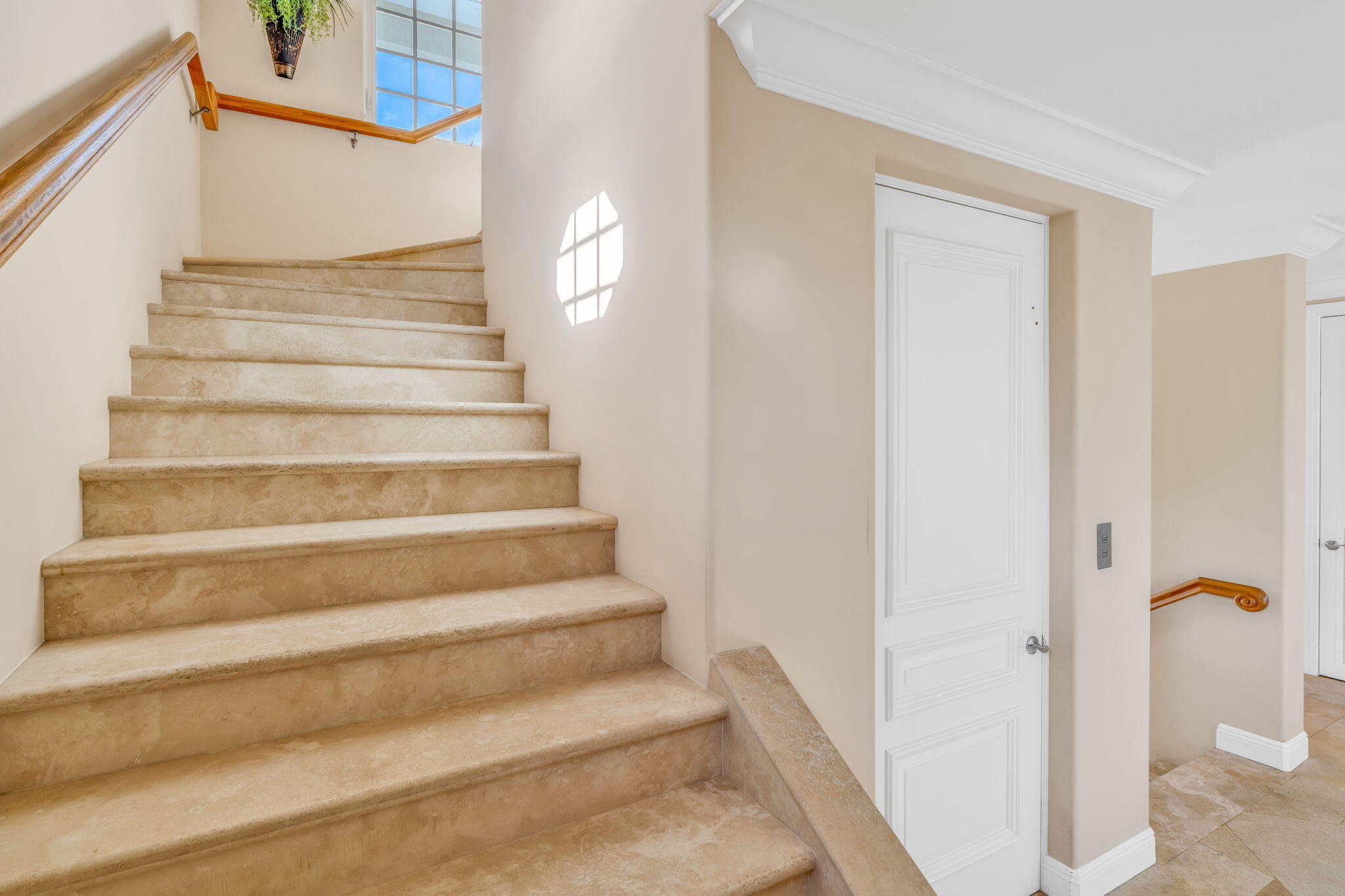 Key Colony, Florida 33051, United States, 4 Bedrooms Bedrooms, ,4 BathroomsBathrooms,Residential,Active,136095