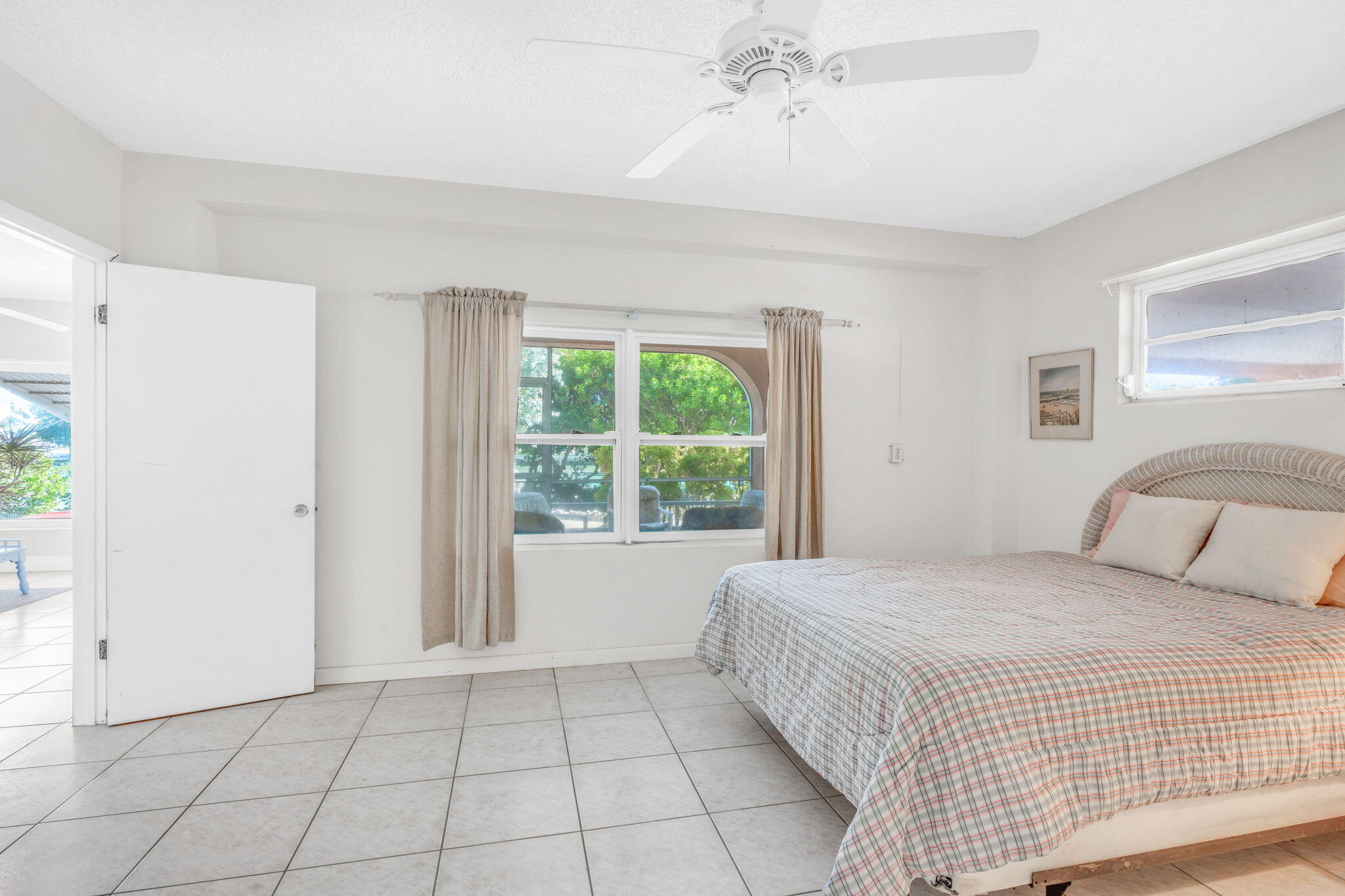 Marathon, Florida 33050, United States, 4 Bedrooms Bedrooms, ,4 BathroomsBathrooms,Residential,Active,25606