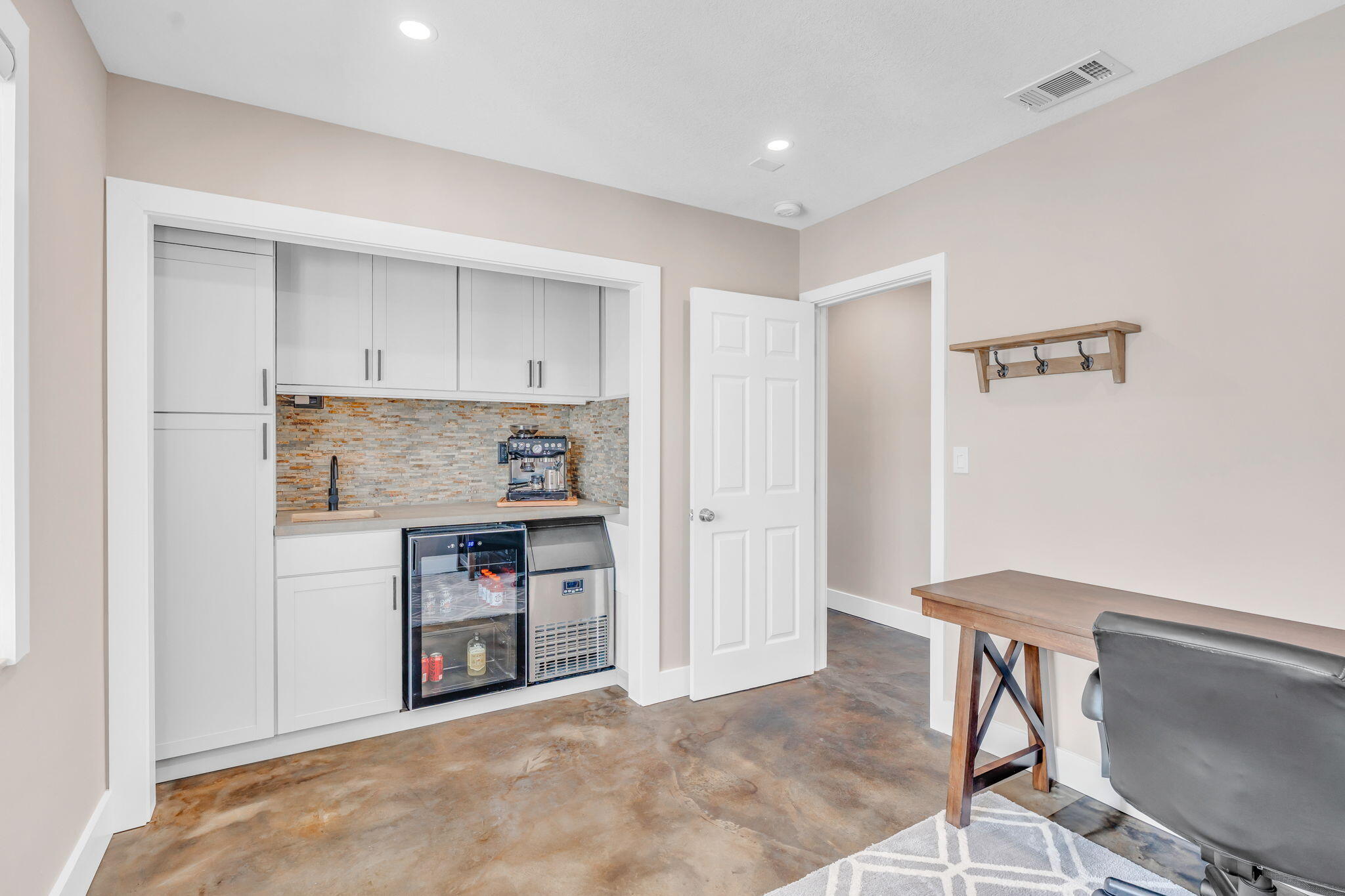 Key Colony, Florida 33051, United States, 2 Bedrooms Bedrooms, ,2 BathroomsBathrooms,Residential,Active,195324