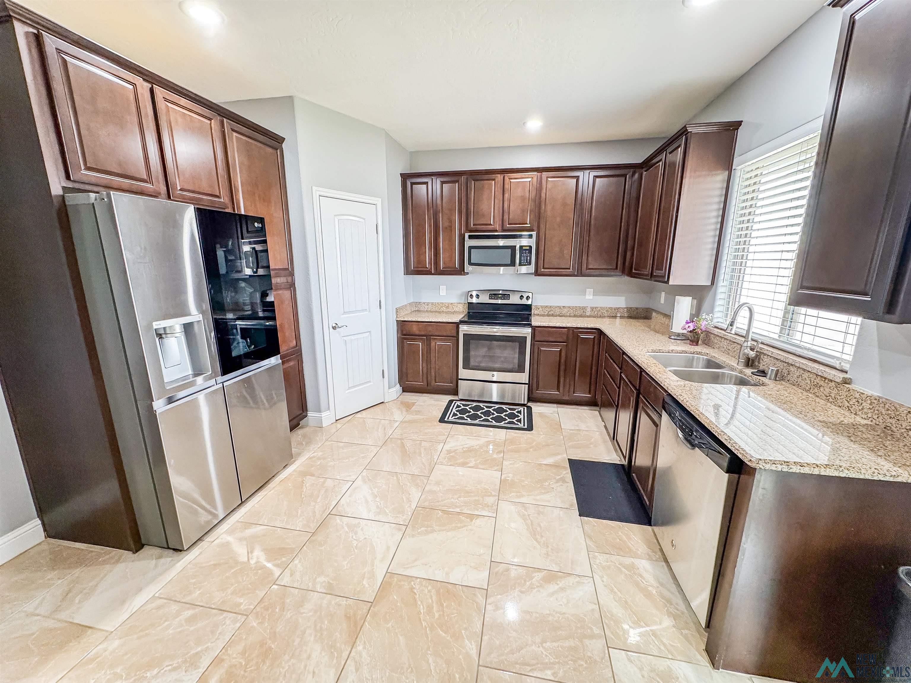 2132 N Homestead Drive, Hobbs, Texas image 6