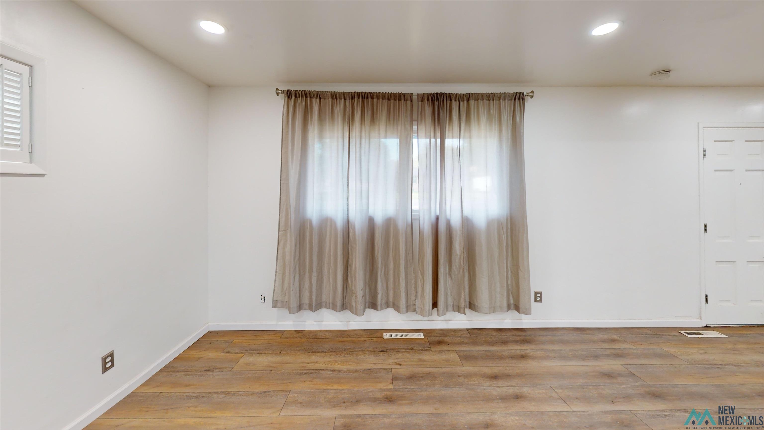 1017 W Avenue J, Lovington, New Mexico image 4