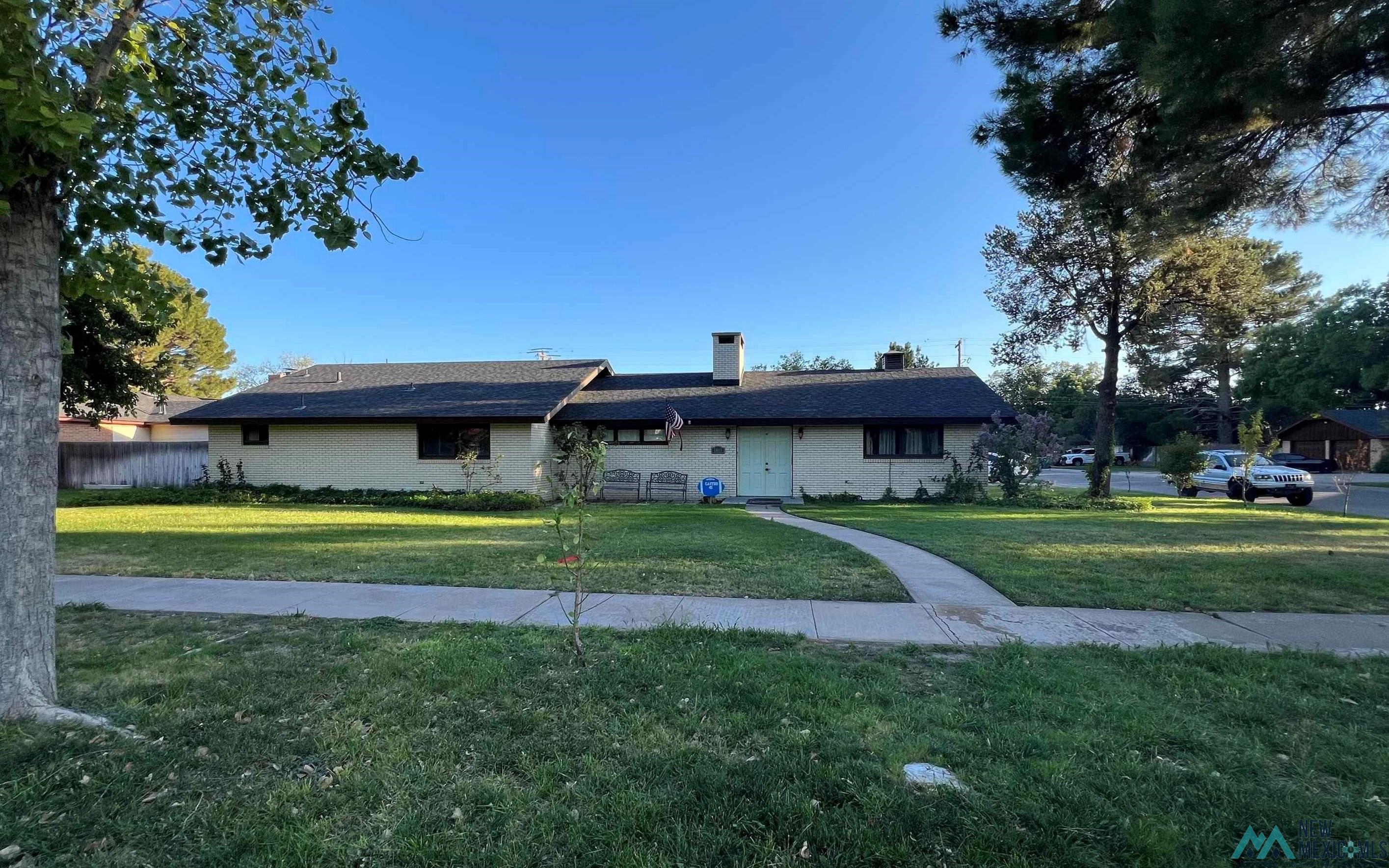 1017 W Avenue J, Lovington, New Mexico image 1