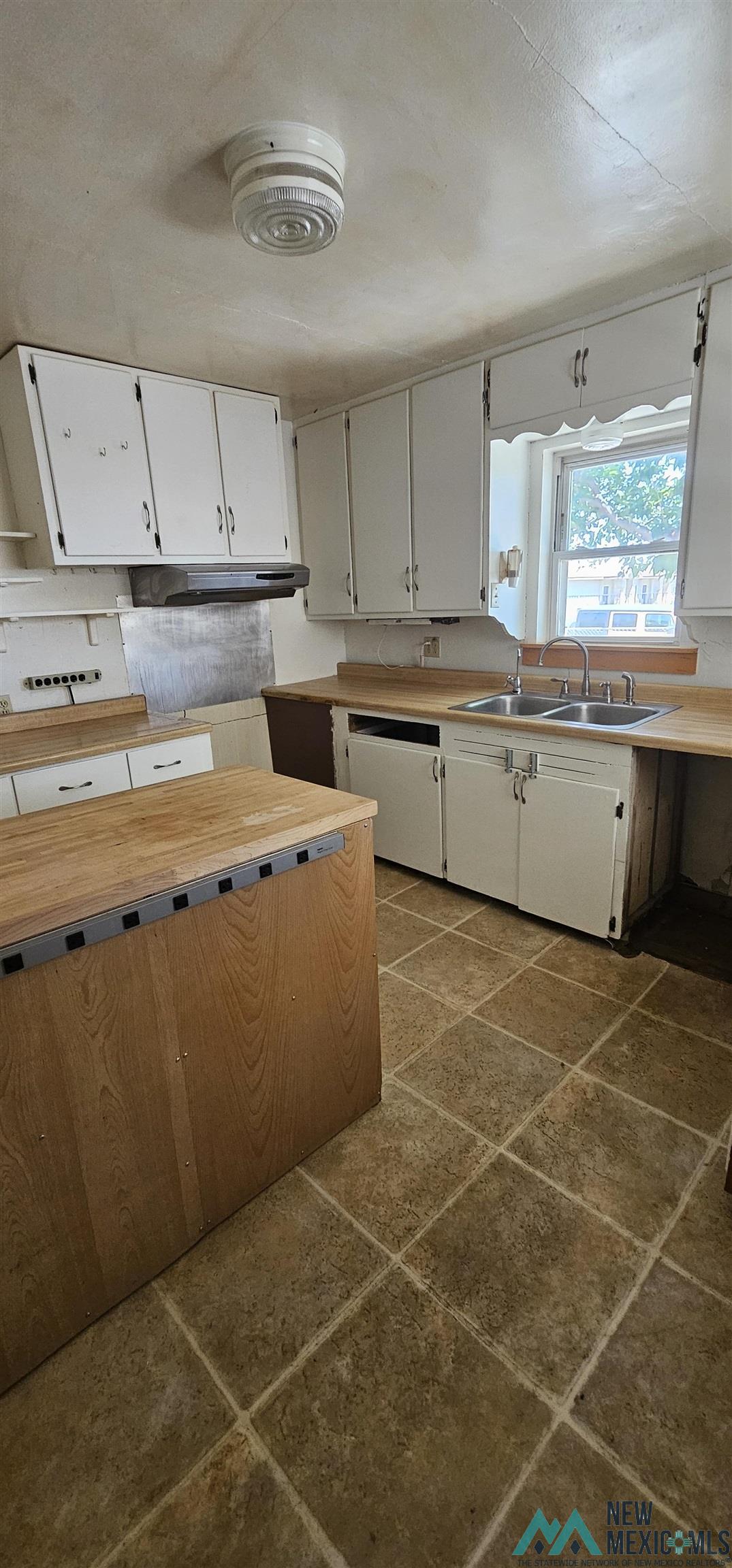 1308 E Alameda Street, Roswell, Texas image 11