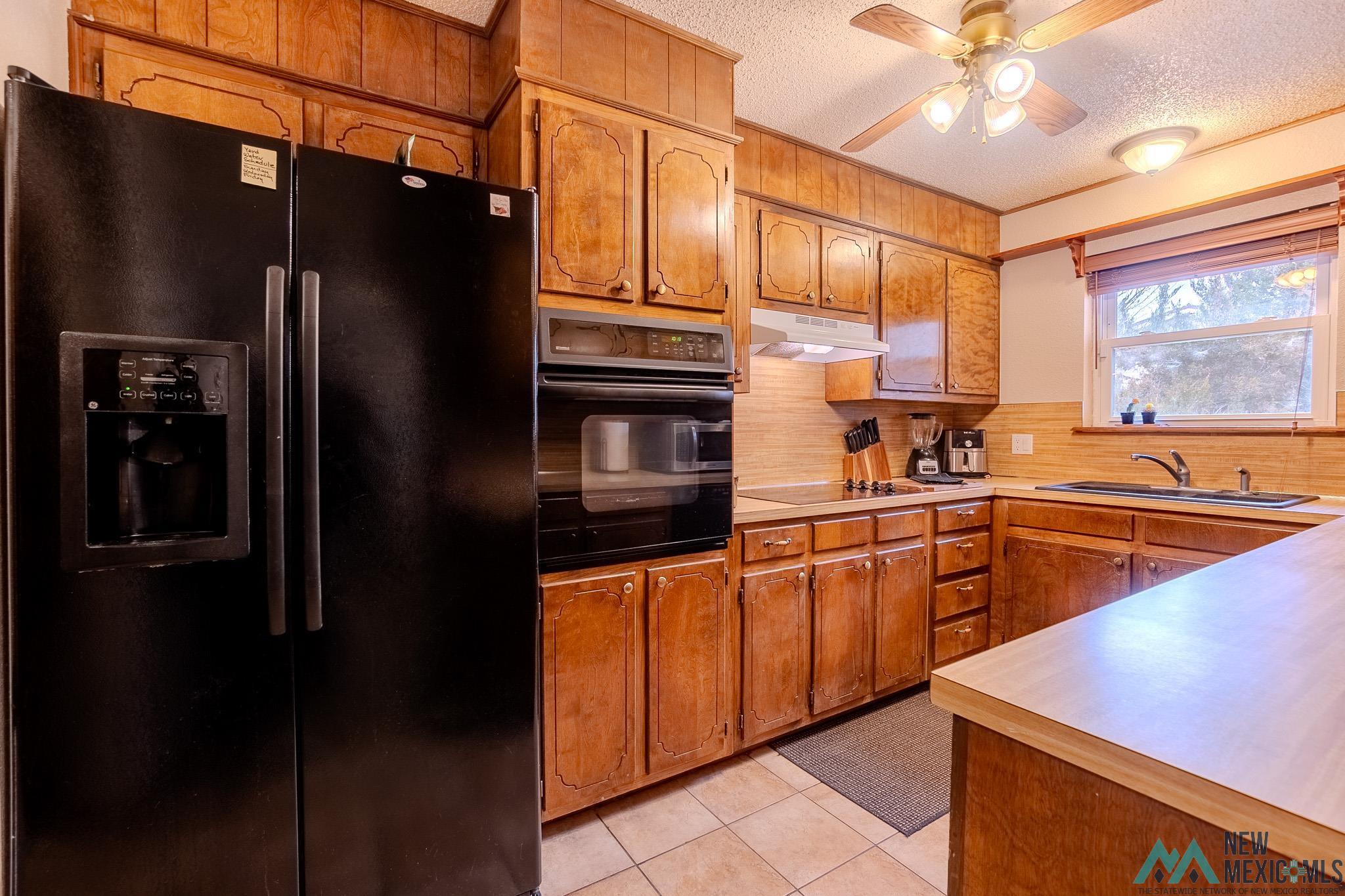 2112 Castle Court, Clovis, Texas image 10