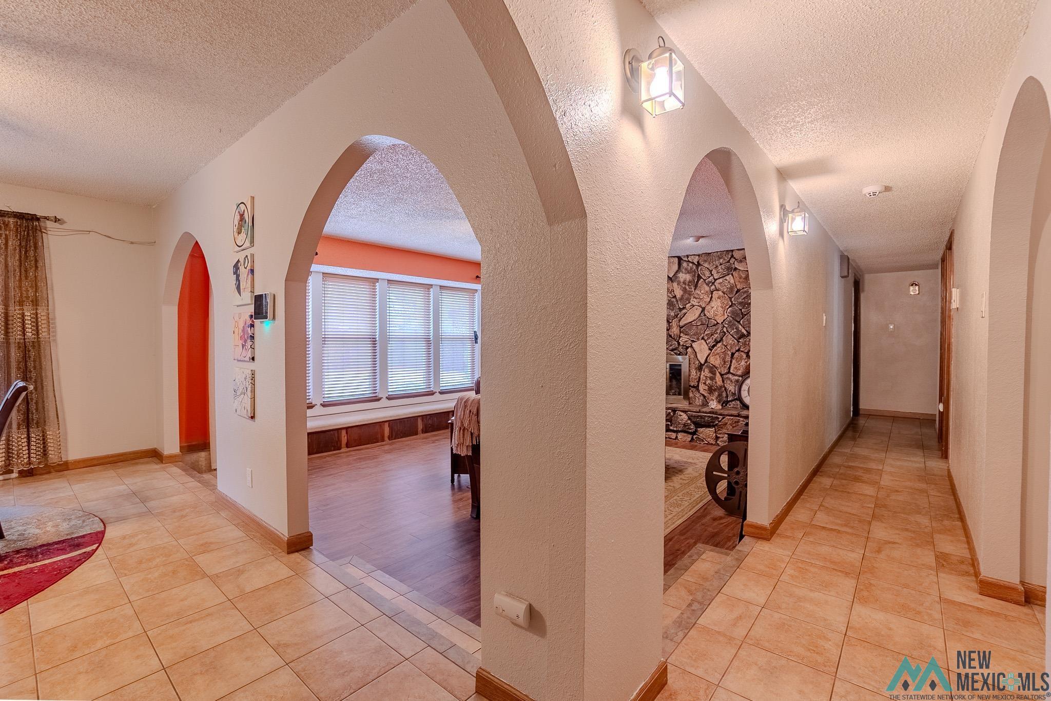 2112 Castle Court, Clovis, Texas image 7