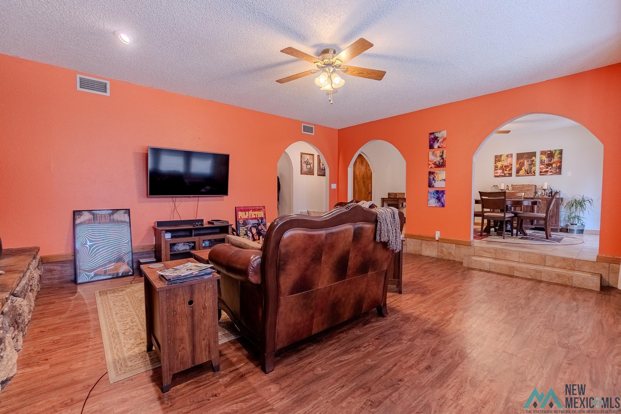 2112 Castle Court, Clovis, Texas image 6