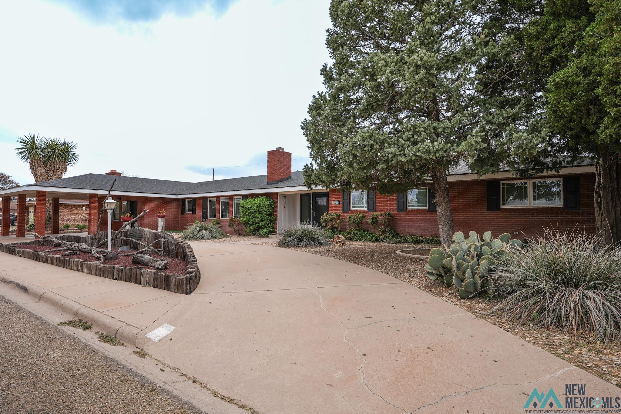 212 Utah Dr, Portales, New Mexico image 2