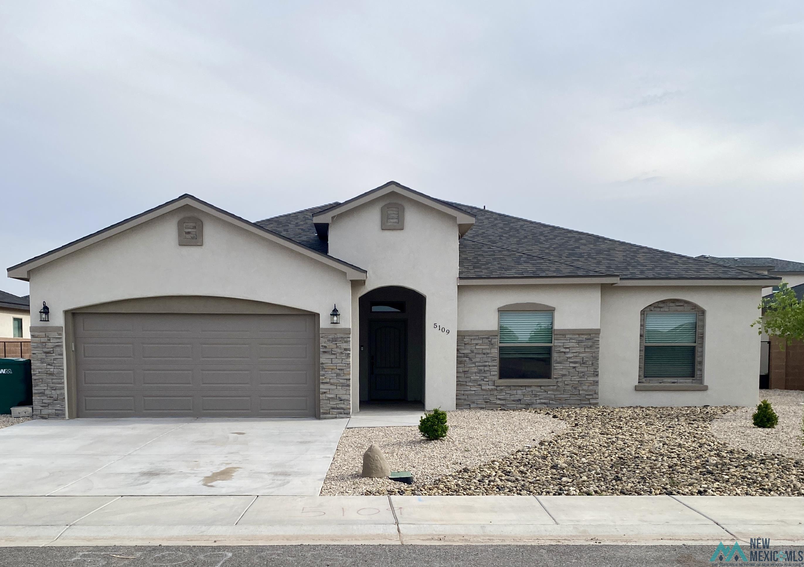 5109 W Grey Ghost Road, Hobbs, Texas image 1
